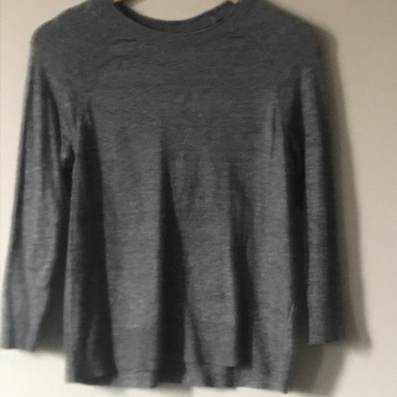 Reitmans sweater - Picture 1 of 2